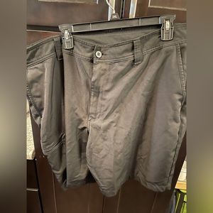 Charcoal Gray Magellan Water Repellant Shorts. Size 44.